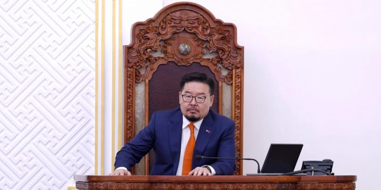 Г.Занданшатарыг дахиад огцруулахаар 20 гишүүн гарын үсэг зуржээ…