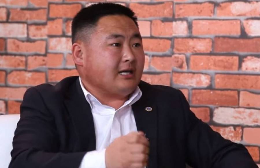 А.Отгонбаатар: Г.Дамдиннямыг захын колонкийн эрхлэгч л “Чи зайлаач” гэдгийг үйлдлээрээ үзүүлээд байна шүү дээ