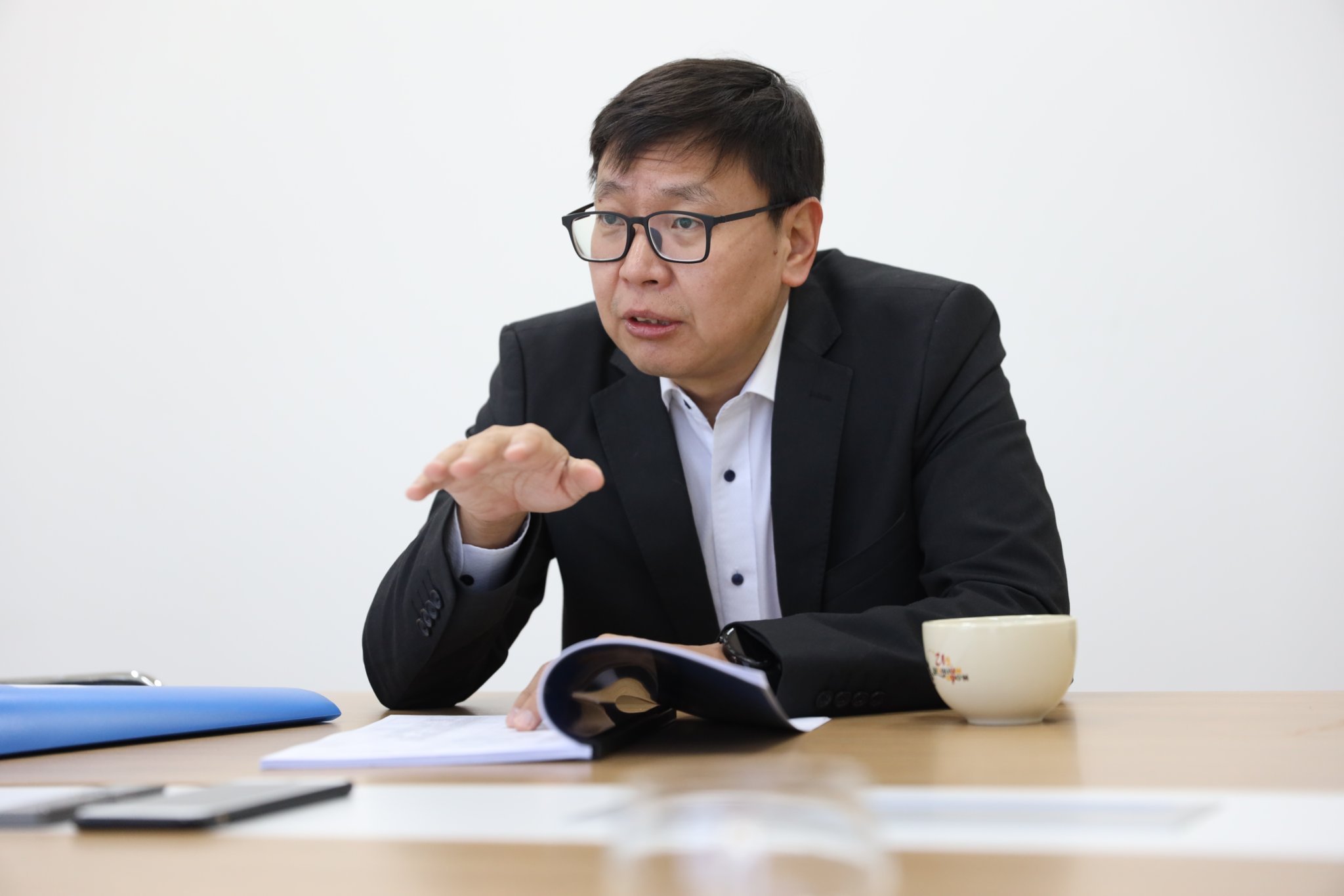 П.Наранбаяр: Багшийн бичиг цаасны ажил 50 хувиар багасаж, хүүхэдтэй ажиллах цаг нэмэгдэнэ