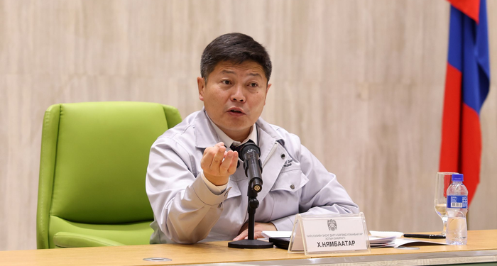Х.Нямбаатар: Би “Хэн хамгийн сайн ажилласан бэ“ гэх санал асуулгаас нэрээ татаж байна
