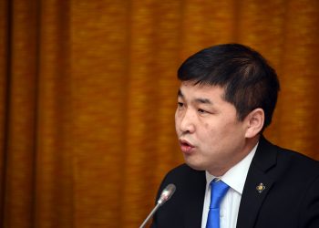 О.Баасанхүү: Манайд ажил хийхгүй, халамж хүлээдэг сэтгэлгээ нийтлэг болчихсон. Энэ бол “Монгол Мадуро”-г бий болгож буй хөрс