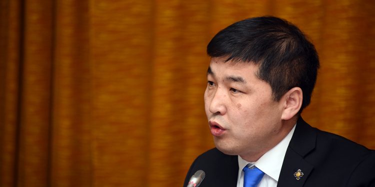 О.Баасанхүү: Манайд ажил хийхгүй, халамж хүлээдэг сэтгэлгээ нийтлэг болчихсон. Энэ бол “Монгол Мадуро”-г бий болгож буй хөрс