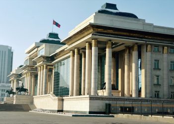 Тогтворгүй байдлаас тогтолцооны өөрчлөлт рүү “гулсаж” мэдэх 2026 оны улс төр