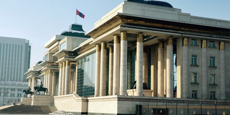 Тогтворгүй байдлаас тогтолцооны өөрчлөлт рүү “гулсаж” мэдэх 2026 оны улс төр